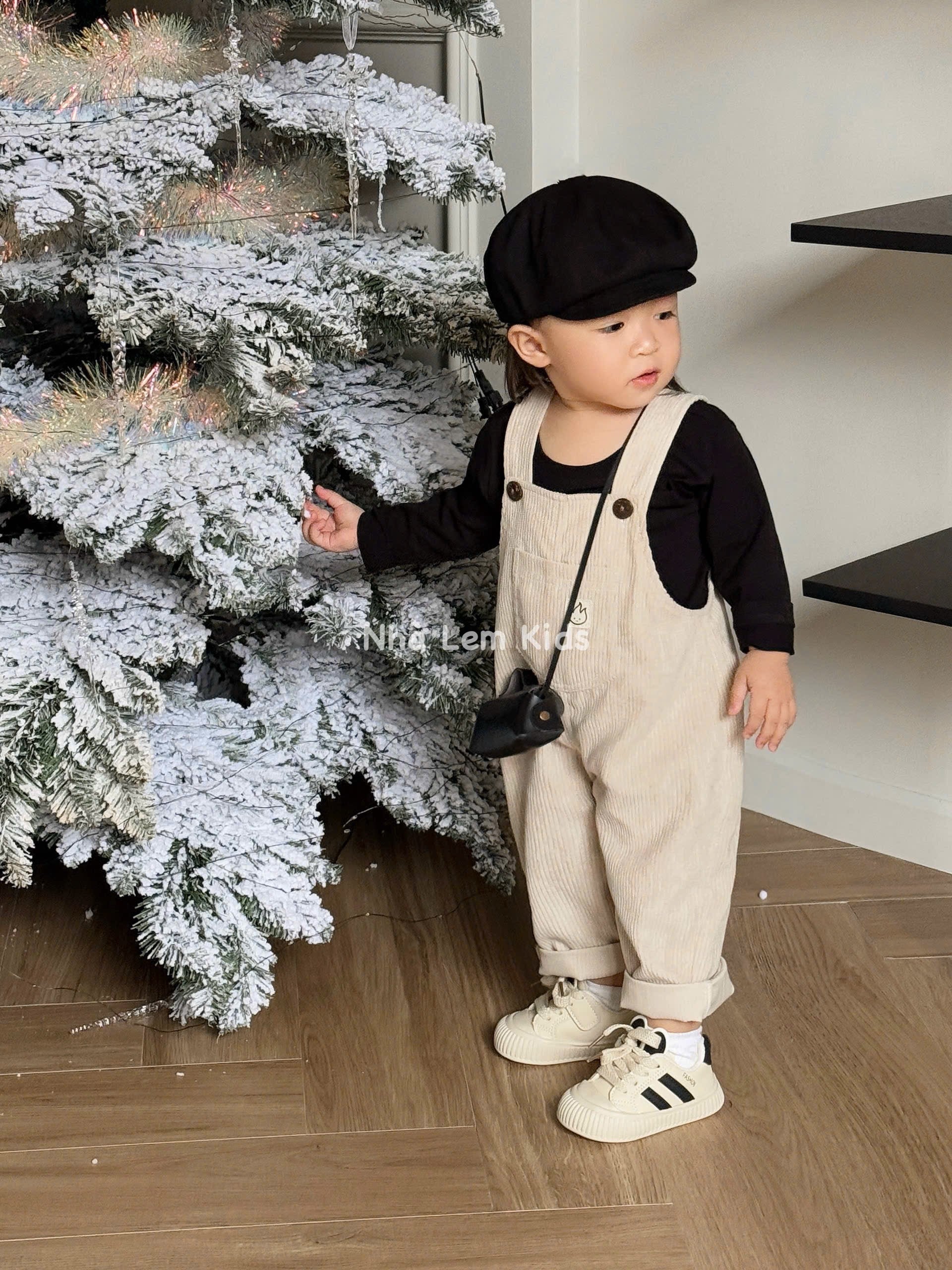 Yếm nhung tăm cho bé