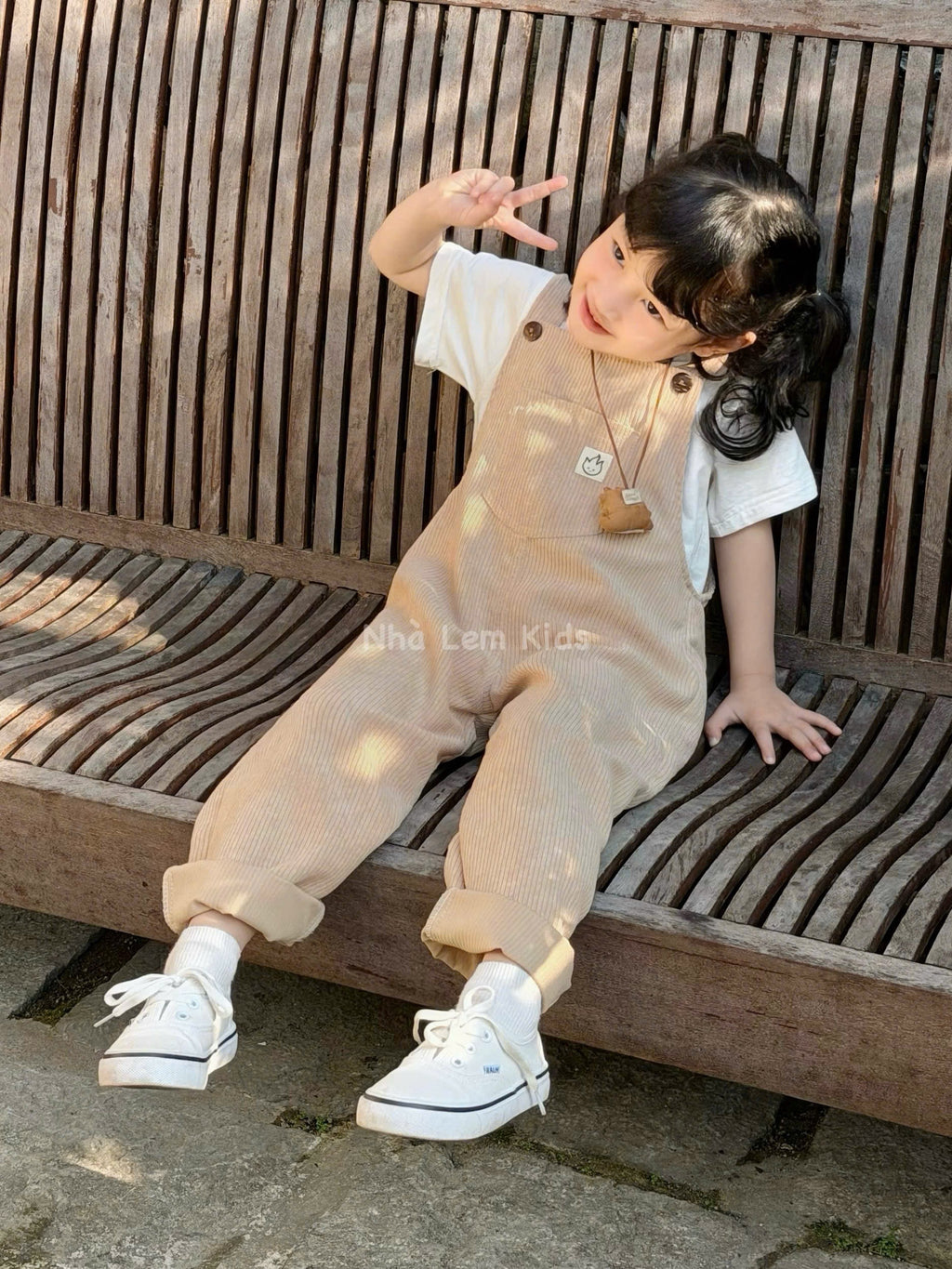 Yếm nhung tăm cho bé