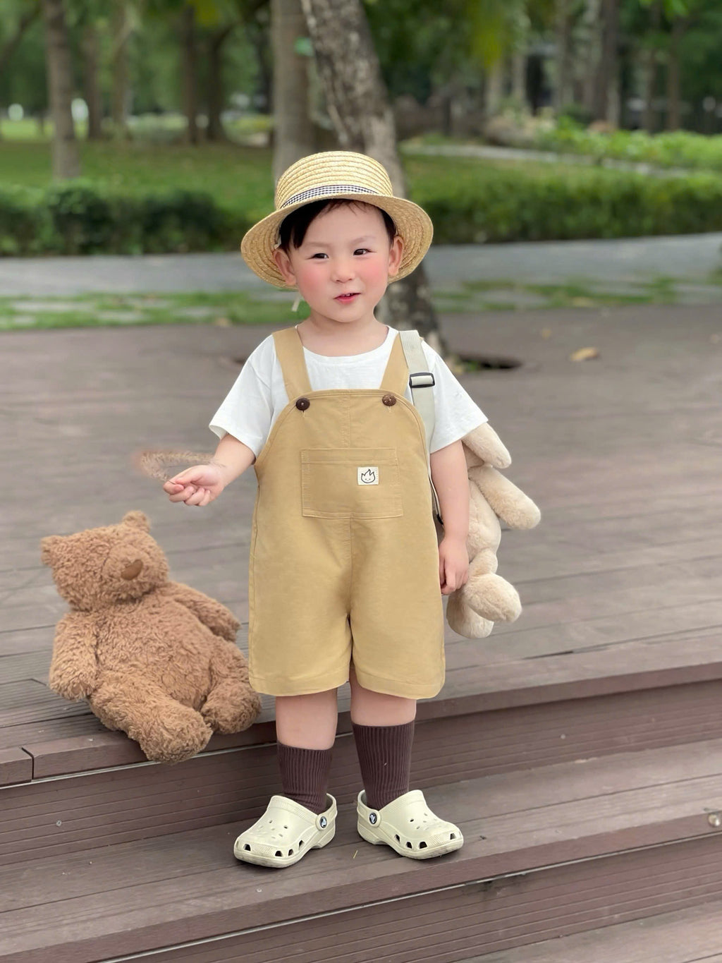 Yếm kaki form ngắn vintage cho bé